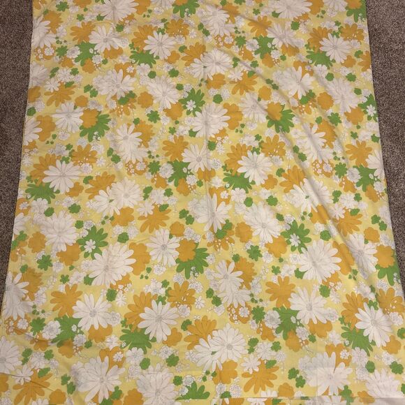 VTG Yellow White Daisy Floral Cannon Monticello Queen Flat Sheet Boho Hippy MCM - Picture 1 of 3